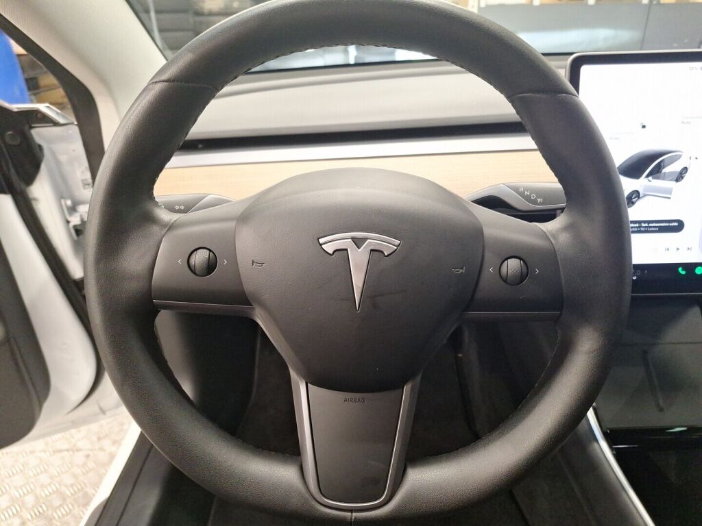 Tesla Model 3 2020 Valkoinen