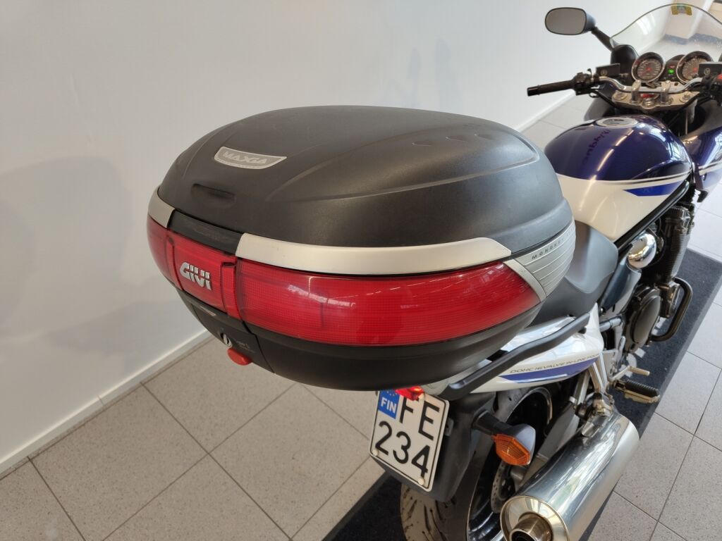 Suzuki GSF 2005 moniväri