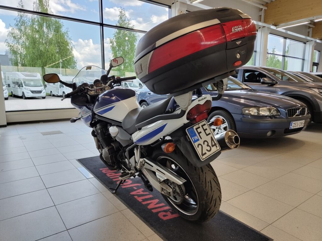 Suzuki GSF 2005 moniväri