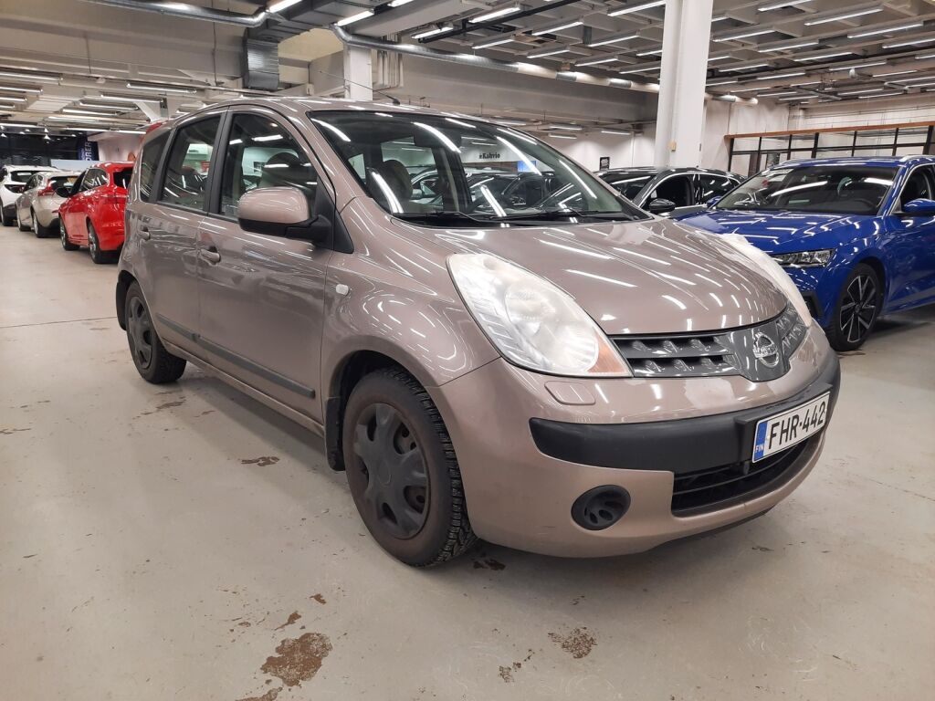 Nissan Note 2006 Ruskea (beige)