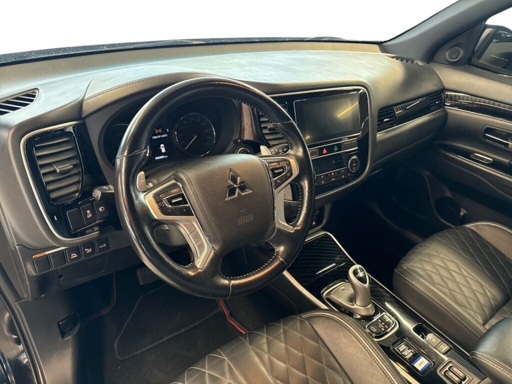 Mitsubishi Outlander PHEV 2019 Musta