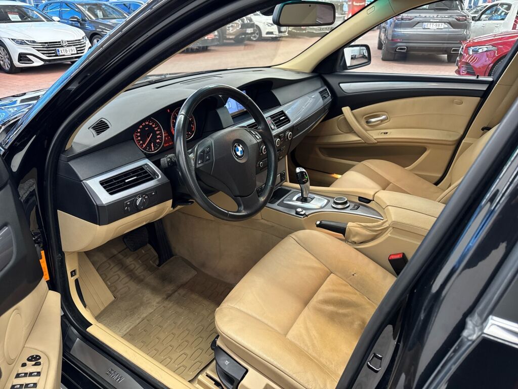 BMW 525 2007 Musta