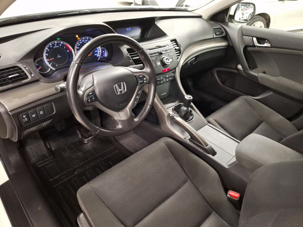 Honda Accord 2011 Valkoinen