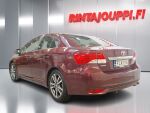 Toyota Avensis 2013 Punainen