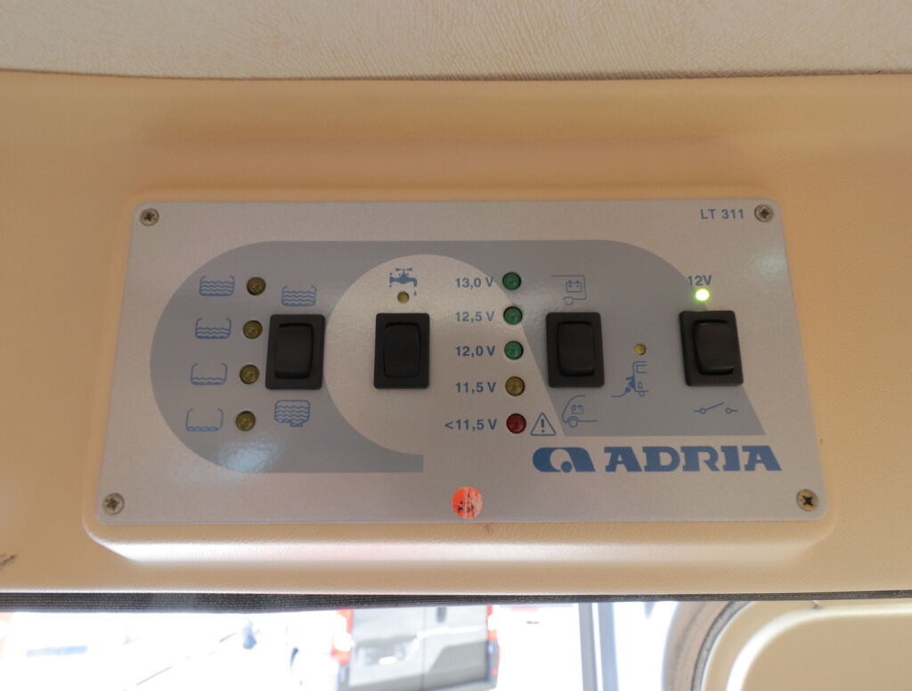 Adria TWIN 600 SL 2012 Hopea