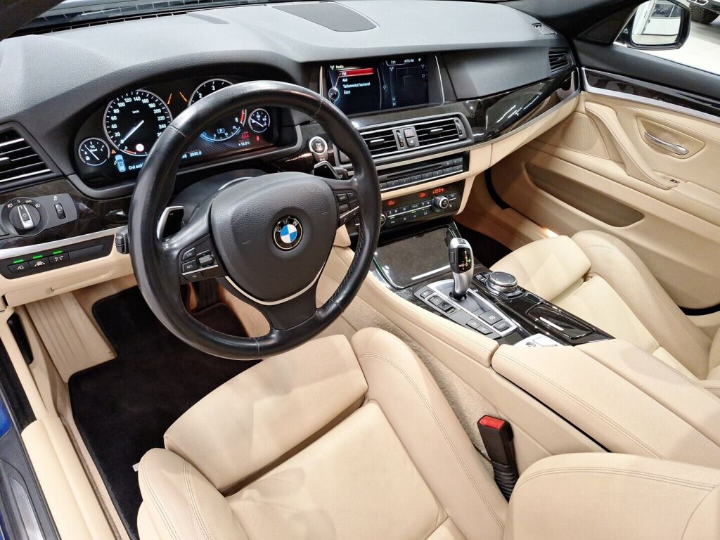 BMW 520 2015 Sininen