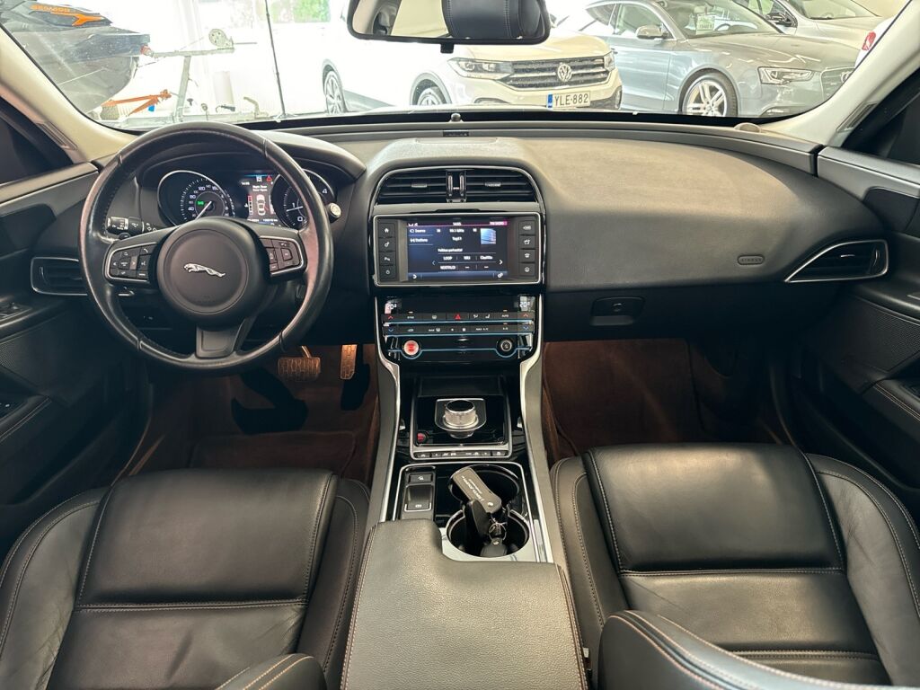 Jaguar XE 2016 Valkoinen