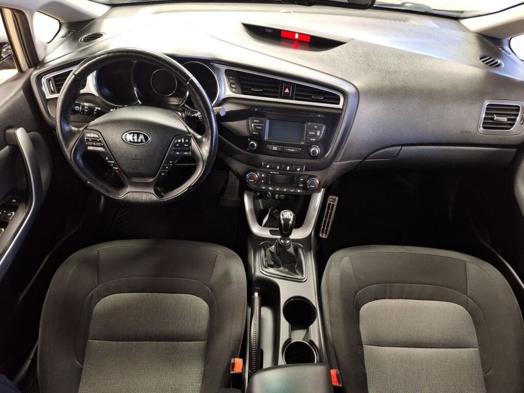 Kia Ceed 2015 Hopea