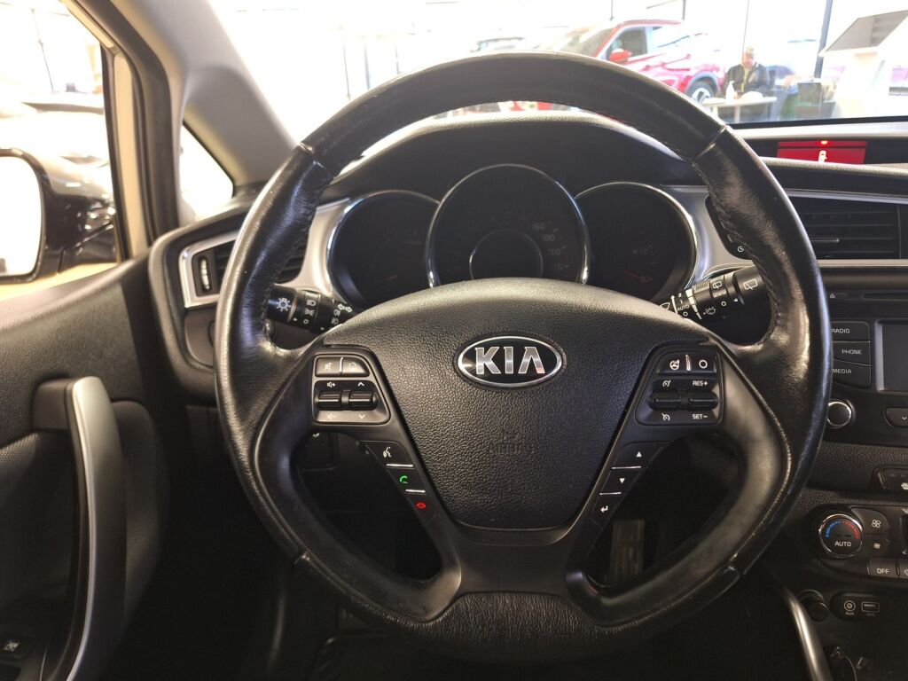 Kia Ceed 2015 Hopea