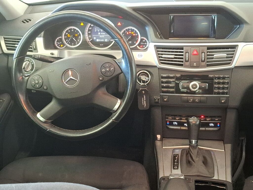 Mercedes-Benz E 2010 Harmaa