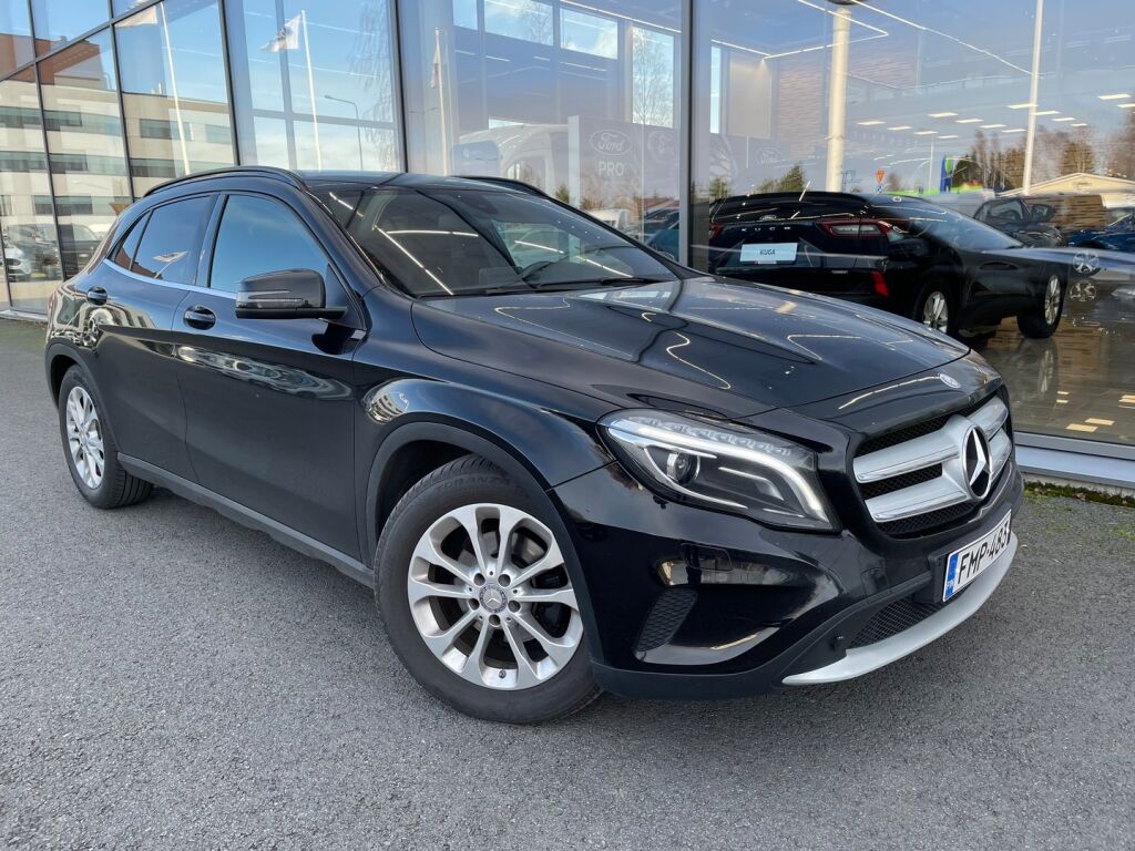 Mercedes-Benz GLA 2016 Musta