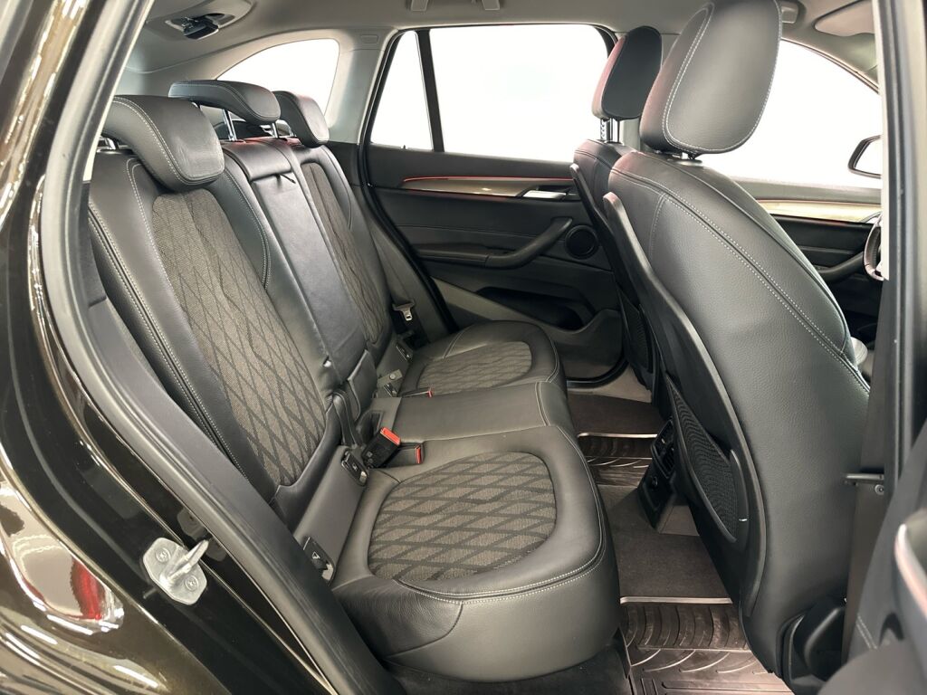 BMW X1 2018 Ruskea (beige)