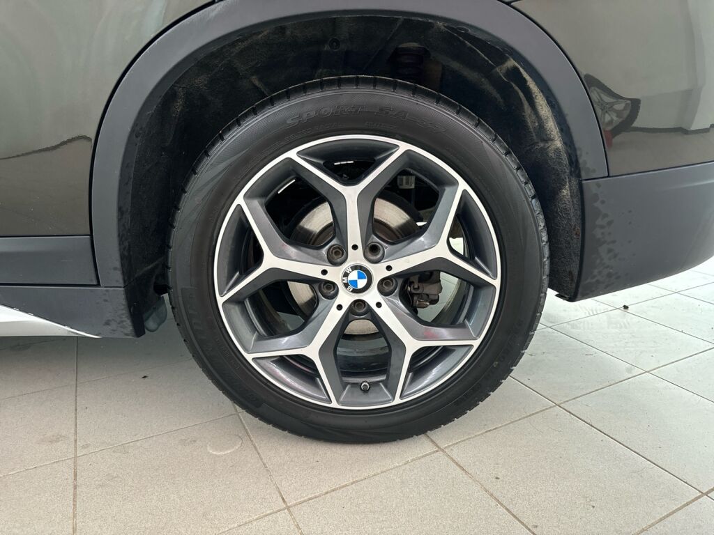 BMW X1 2018 Ruskea (beige)