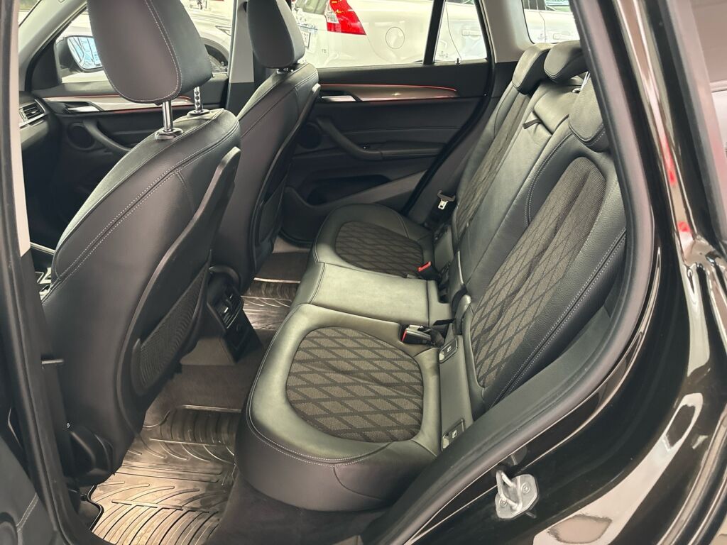 BMW X1 2018 Ruskea (beige)