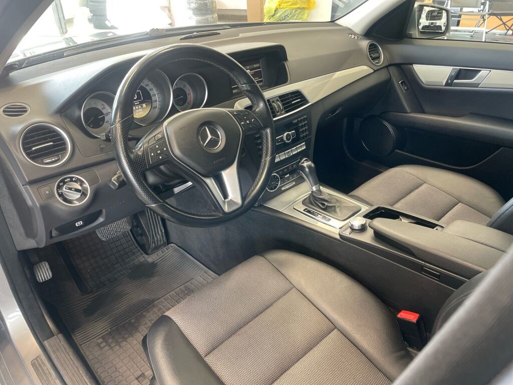 Mercedes-Benz C 2012 Harmaa