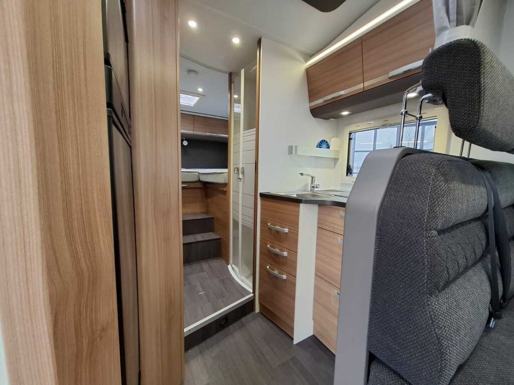 Adria Matrix Axess 670 SL 2019 Valkoinen