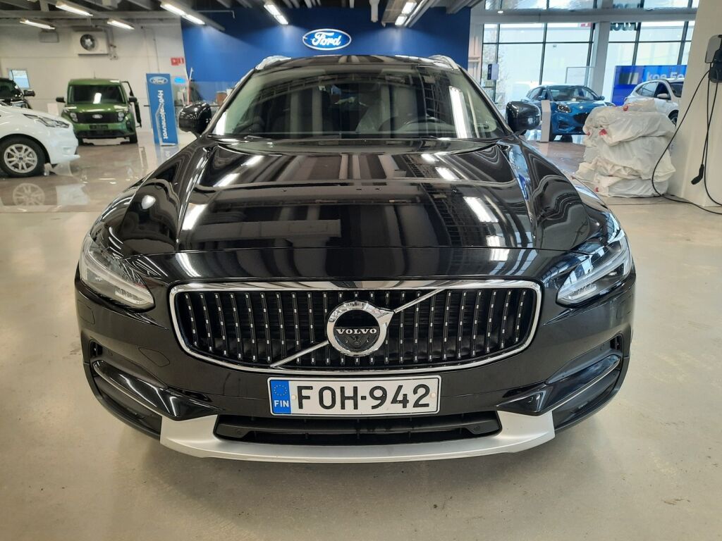 Volvo V90 Cross Country 2019 Musta