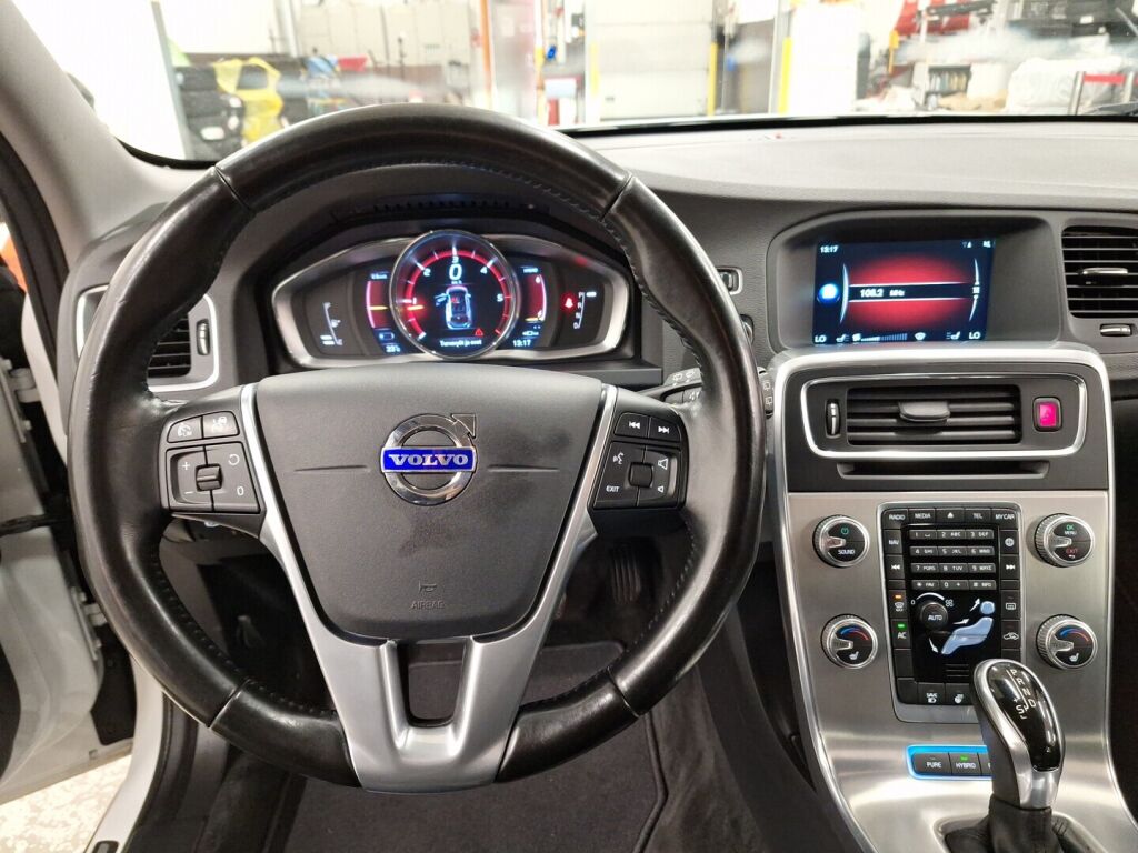 Volvo V60 2016 Valkoinen