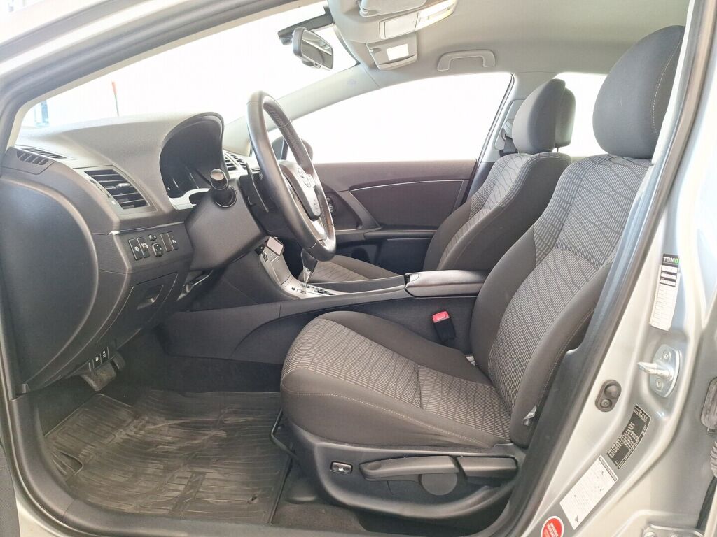 Toyota Avensis 2010 Harmaa