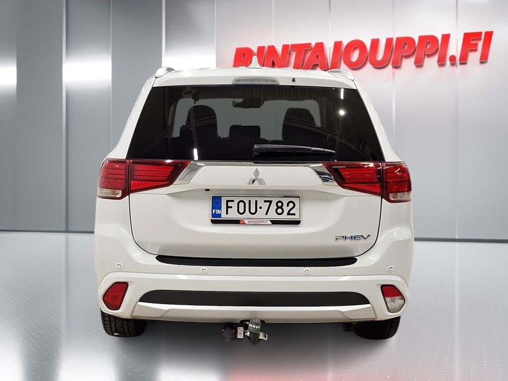 Mitsubishi Outlander PHEV 2016 Valkoinen