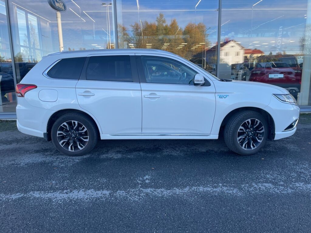 Mitsubishi Outlander PHEV 2017 Valkoinen