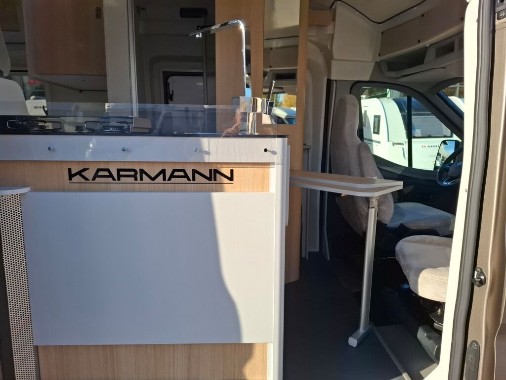 Karmann DEXTER 570 4X4 2020 Ruskea (beige)