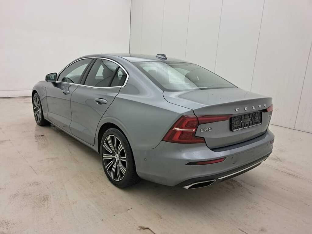 Volvo S60 2020 Metalli harmaa