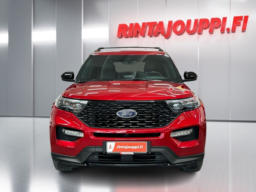 Ford Explorer 2021 Punainen