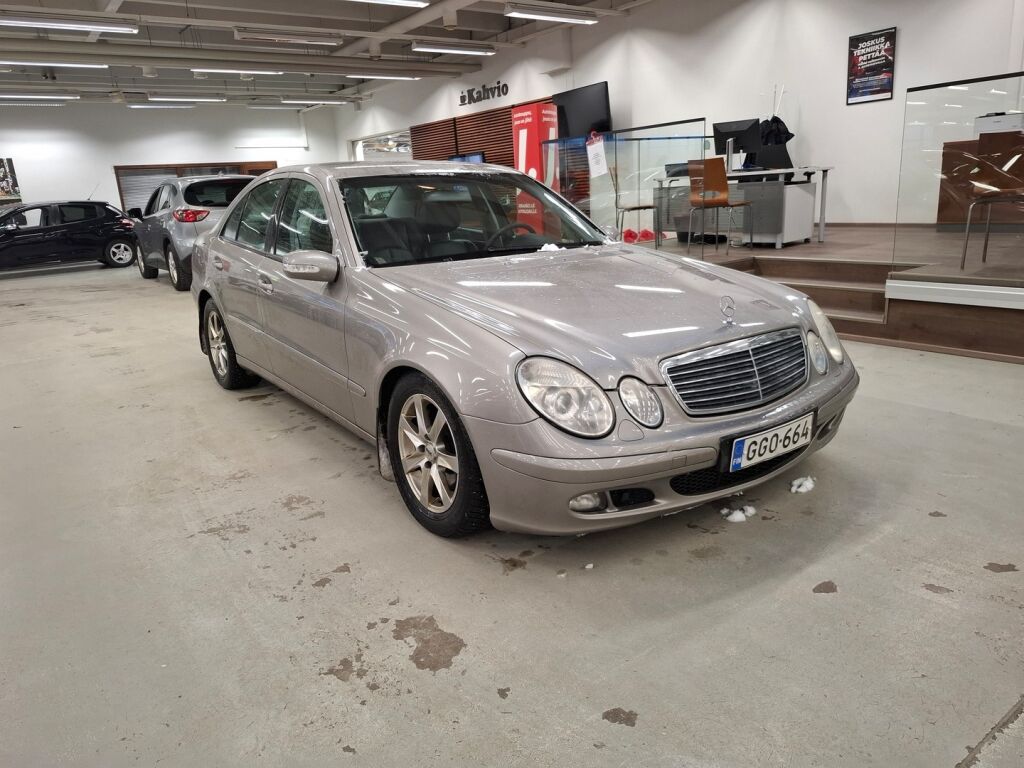 Mercedes-Benz E 2005 Harmaa