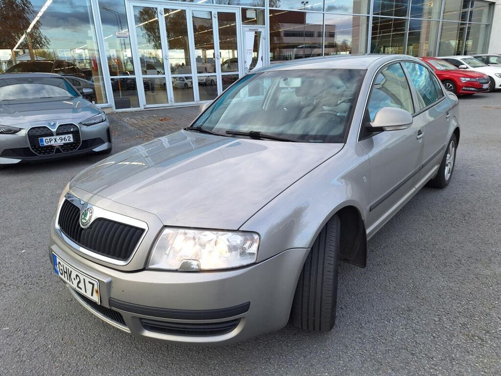 Skoda Superb 2008 Ruskea (beige)