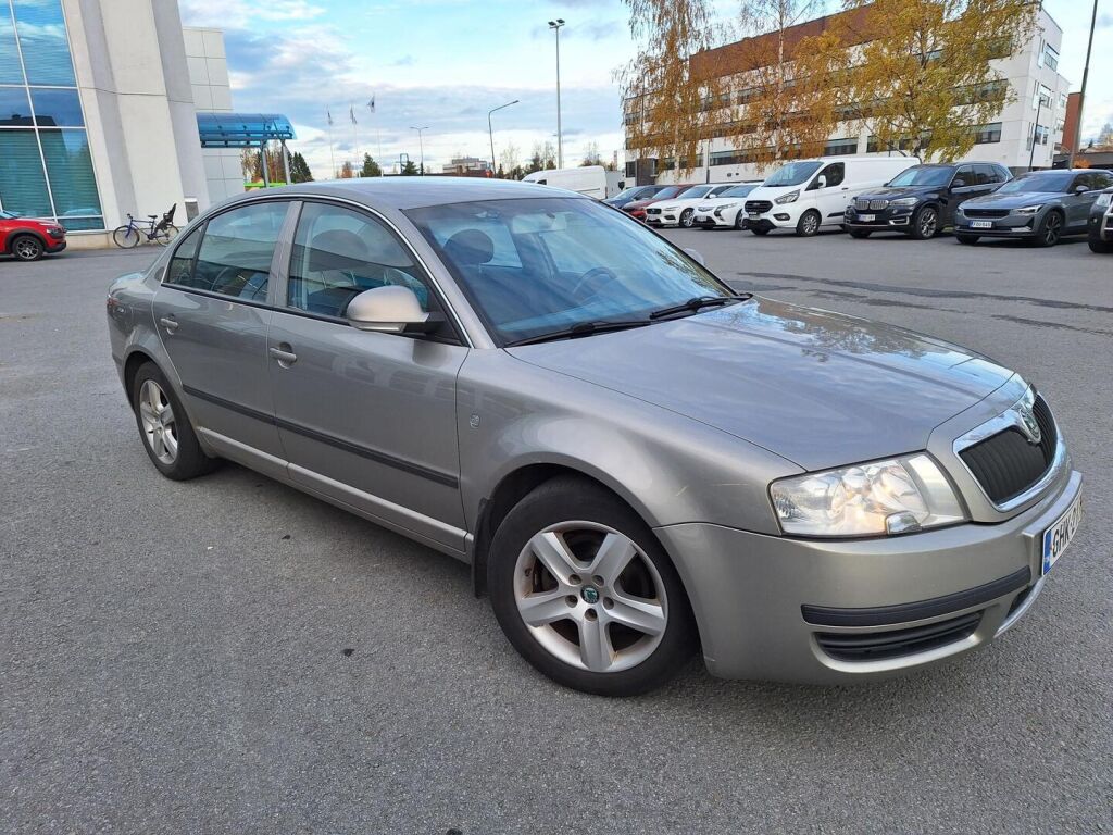 Skoda Superb 2008 Ruskea (beige)