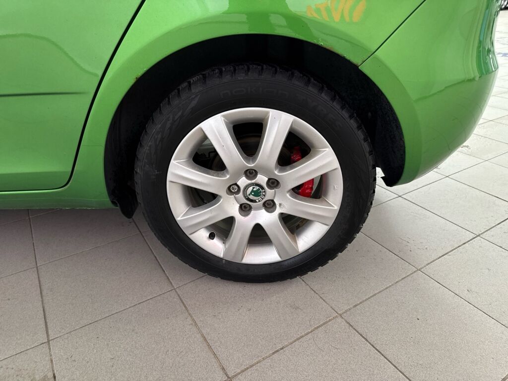 Skoda Fabia 2011 Vihreä