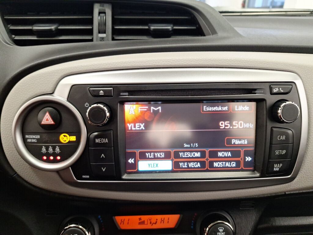 Toyota Yaris 2012 Musta