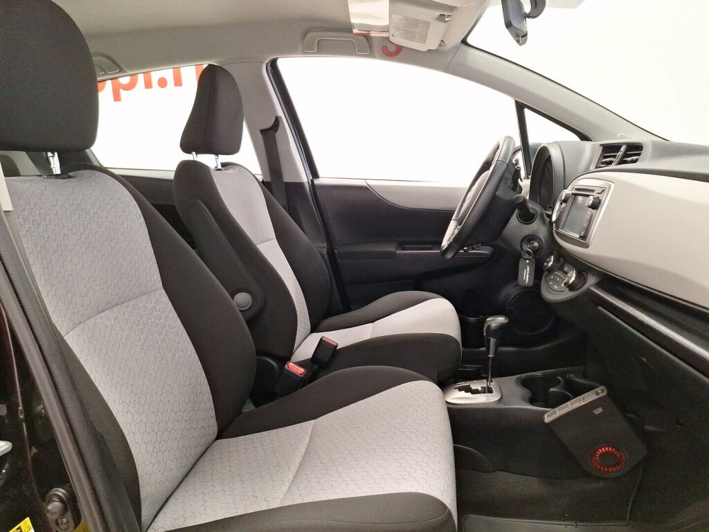 Toyota Yaris 2012 Musta