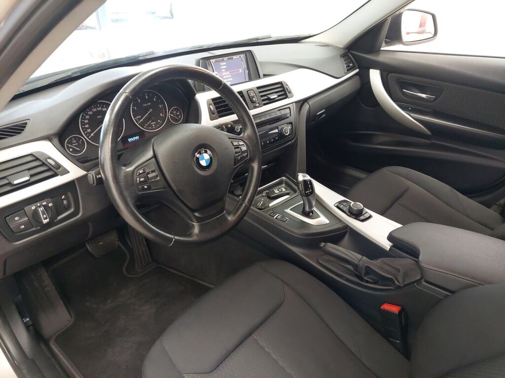 BMW 318 2013 Harmaa