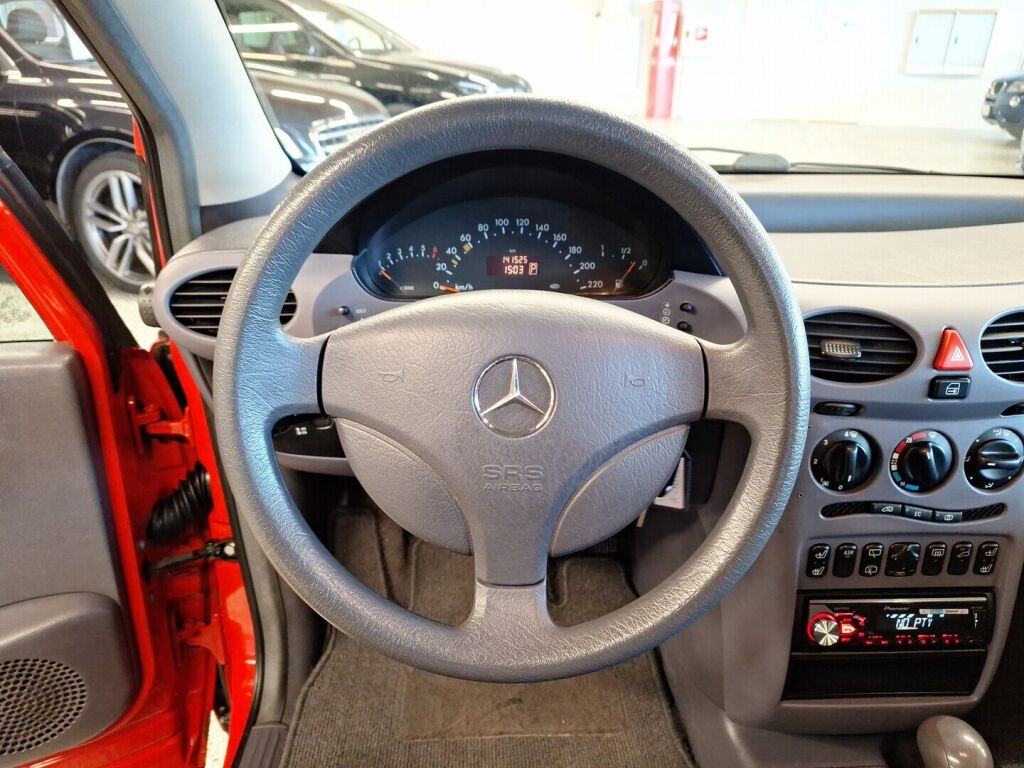 Mercedes-Benz A 2000 Punainen