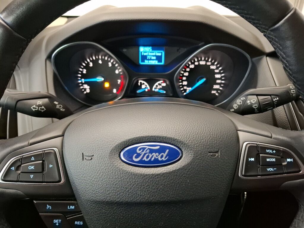 Ford Focus 2016 Valkoinen