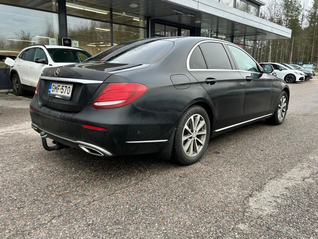 Mercedes-Benz E 2016 Musta