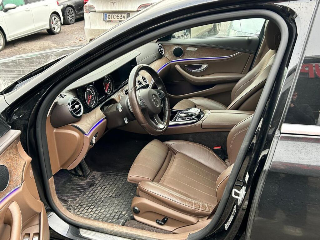 Mercedes-Benz E 2016 Musta