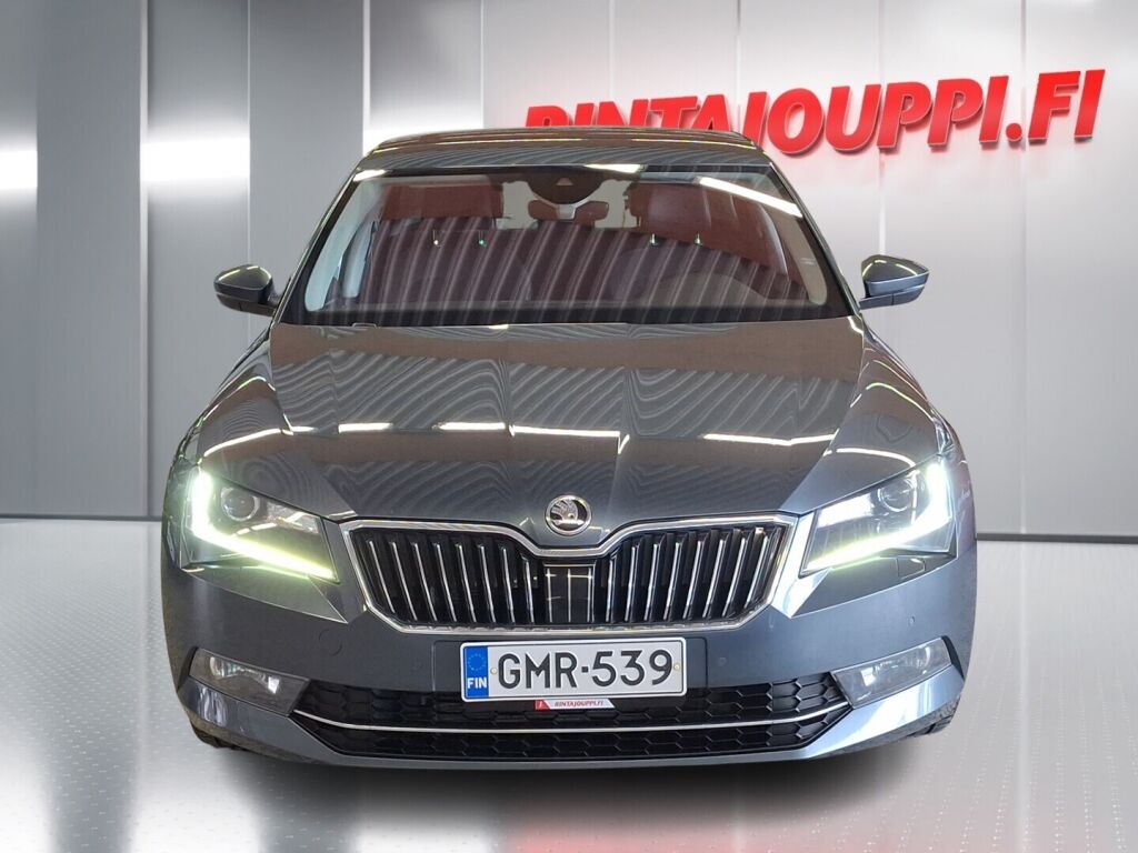 Skoda Superb 2018 Harmaa