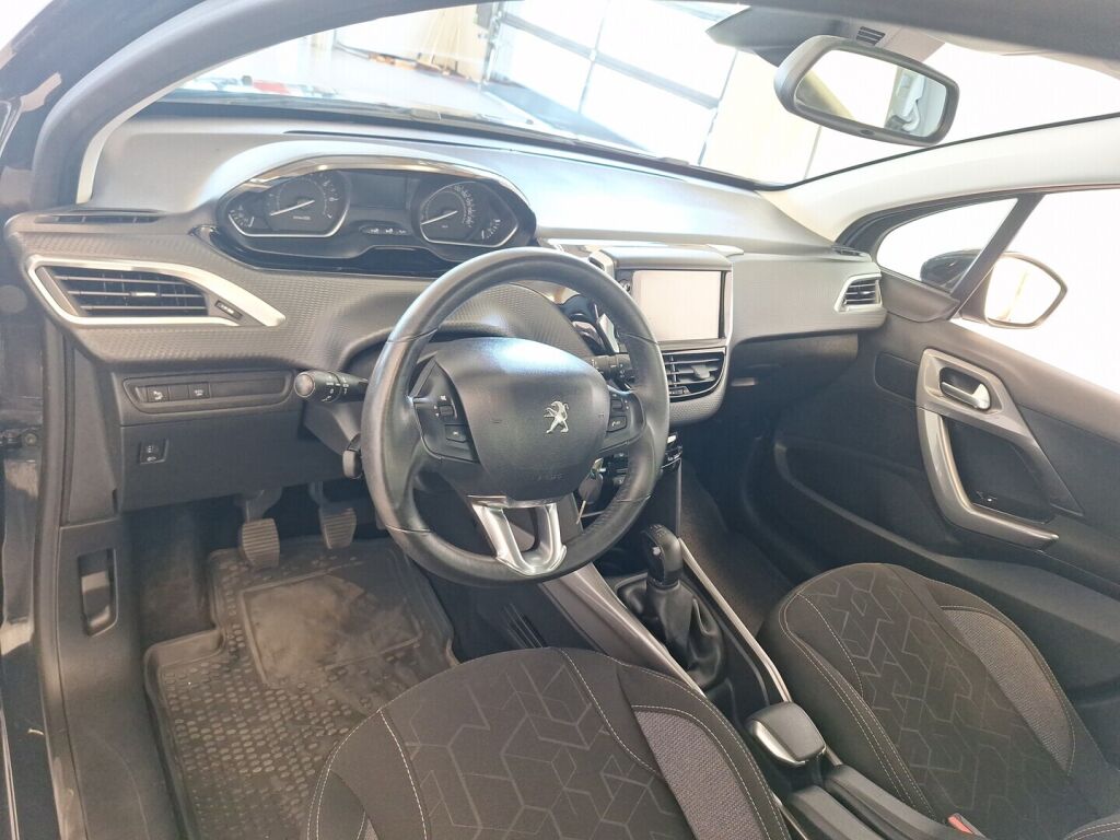 Peugeot 2008 2018 Harmaa