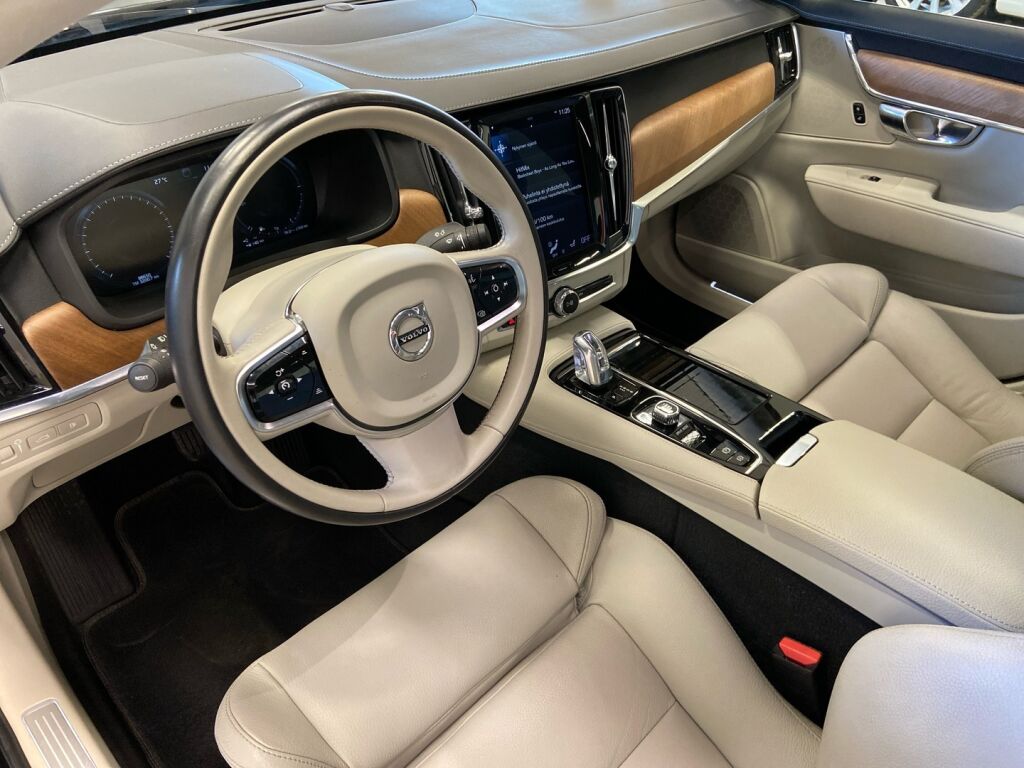 Volvo S90 2019 Musta