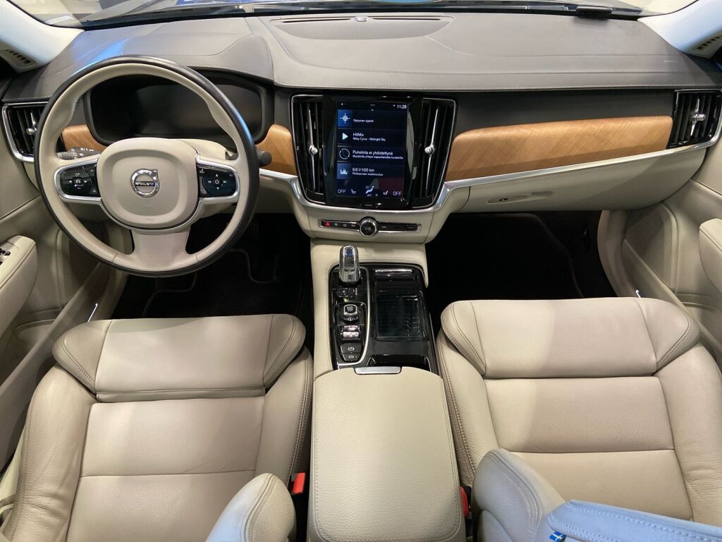 Volvo S90 2019 Musta