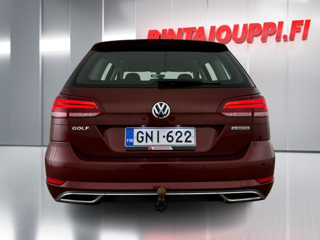 Volkswagen Golf 2020 Punainen