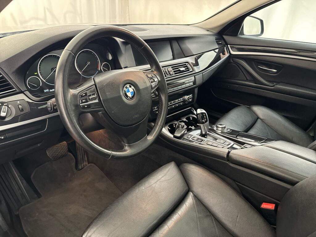 BMW 525 2012 Ruskea (beige)