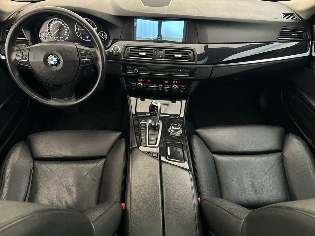 BMW 525 2012 Ruskea (beige)