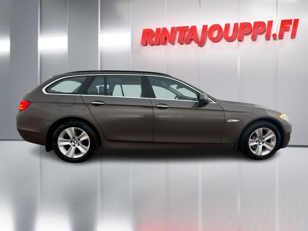 BMW 525 2012 Ruskea (beige)