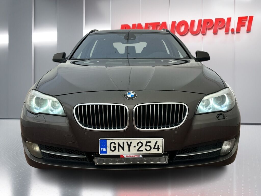 BMW 525 2012 Ruskea (beige)