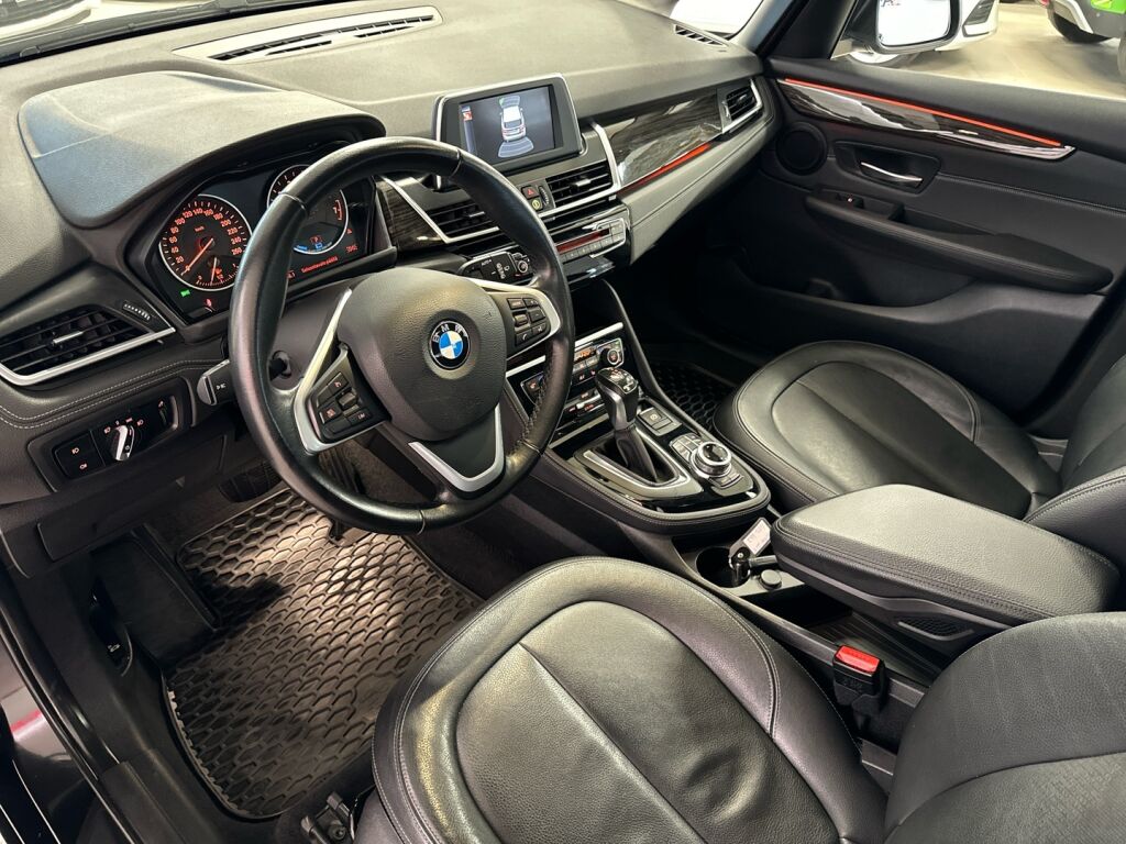 BMW 225 2016 Musta