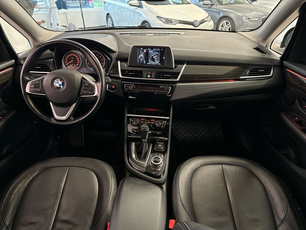 BMW 225 2016 Musta